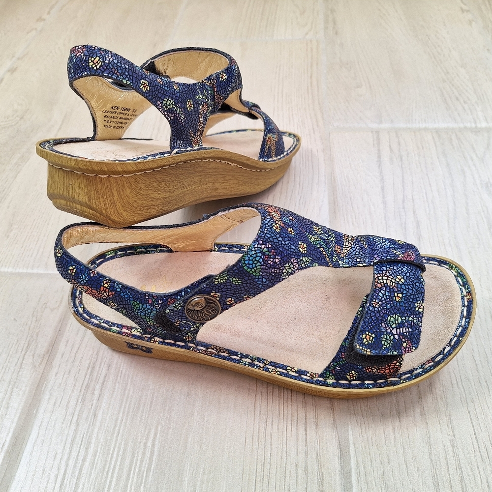 Alegria Kendra Blue Mosaic Leather T-Strap Sandals Women’s Size 38 - 8 - Picture 3 of 11